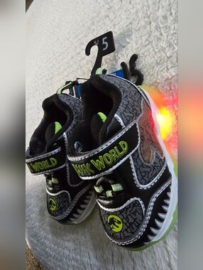 Kids Black & Gray Light-Up Sneakers - Jurassic World Style